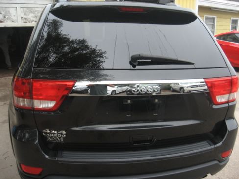 Used 2012 Jeep Grand Cherokee 4WD Laredo image 5