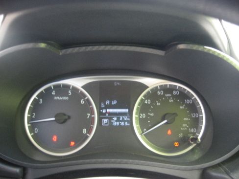 Used 2020 Nissan Versa S image 10