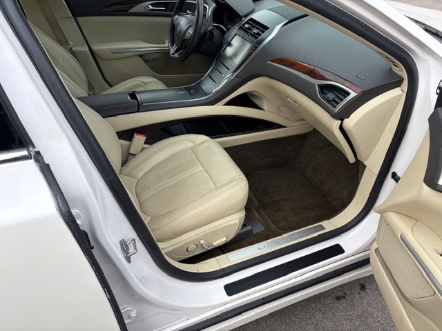 Used 2015 Lincoln MKZ AWD image 7