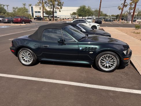 Used 2001 BMW Z3 3.0i Roadster RWD image 4