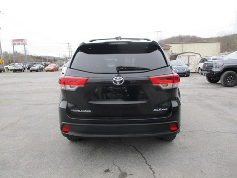 Used 2018 Toyota Highlander XLE image 7