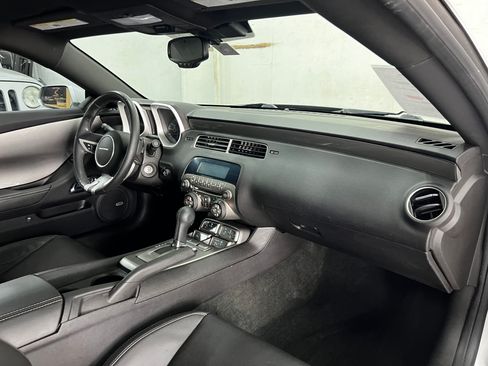 Used 2011 Chevrolet Camaro LT image 16