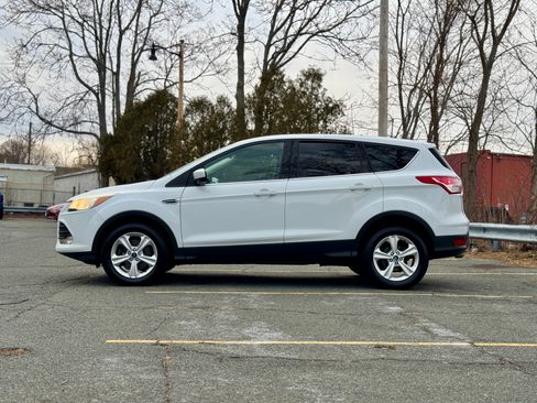 Used 2014 Ford Escape SE image 2