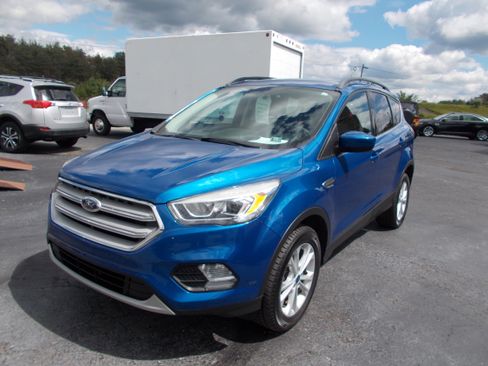 Used 2017 Ford Escape 4WD SE image 1