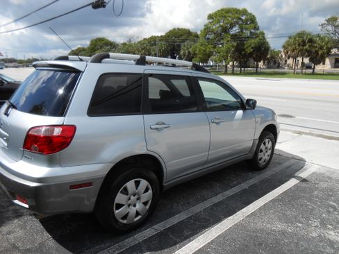 Used 2006 Mitsubishi Outlander LS image 4