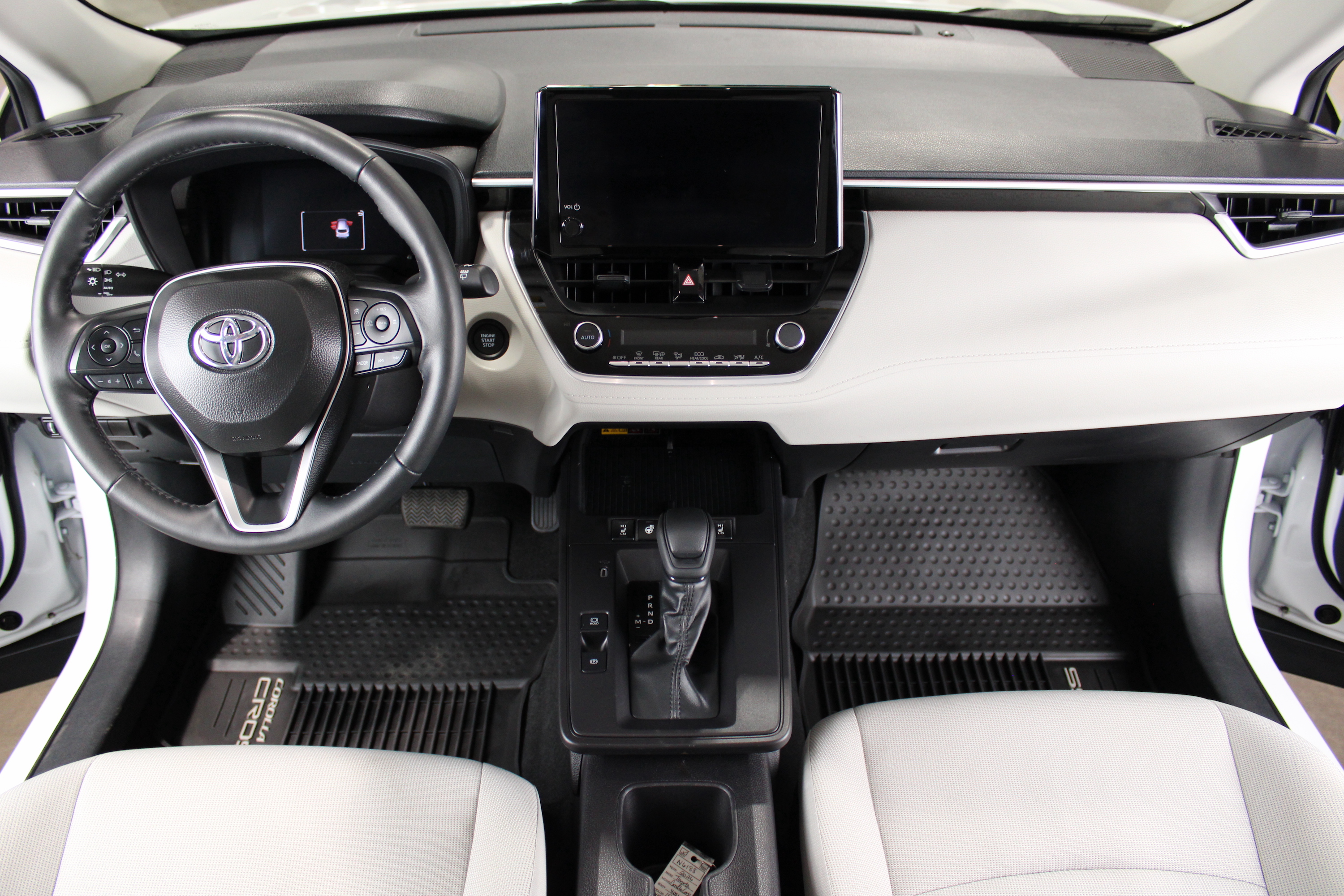 Used 2026 Toyota Corolla Cross AWD LE image 5