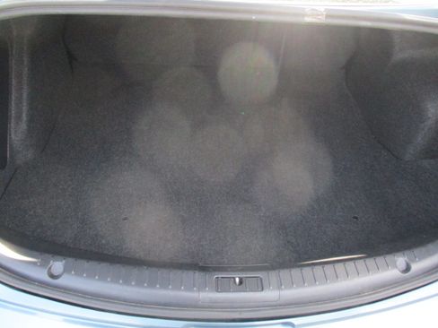 Used 2011 MAZDA MAZDA3 i Sport Sedan FWD image 37