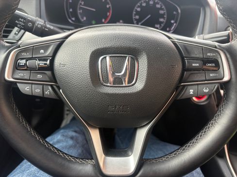 Used 2018 Honda Accord Sport image 18