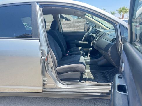 Used 2008 Nissan Versa Hatchback FWD image 18