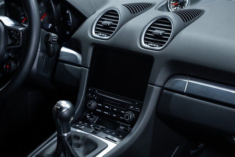 Used 2019 Porsche 718 Cayman S RWD image 57