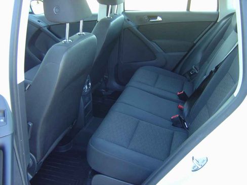 Used 2017 Volkswagen Tiguan 2.0T image 10