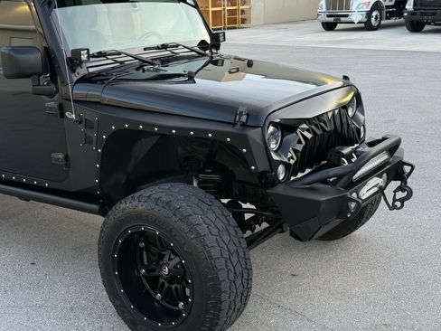 Used 2015 Jeep Wrangler 4WD Unlimited Sport image 62