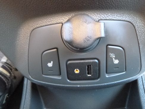 Used 2015 Chevrolet Spark LT image 22