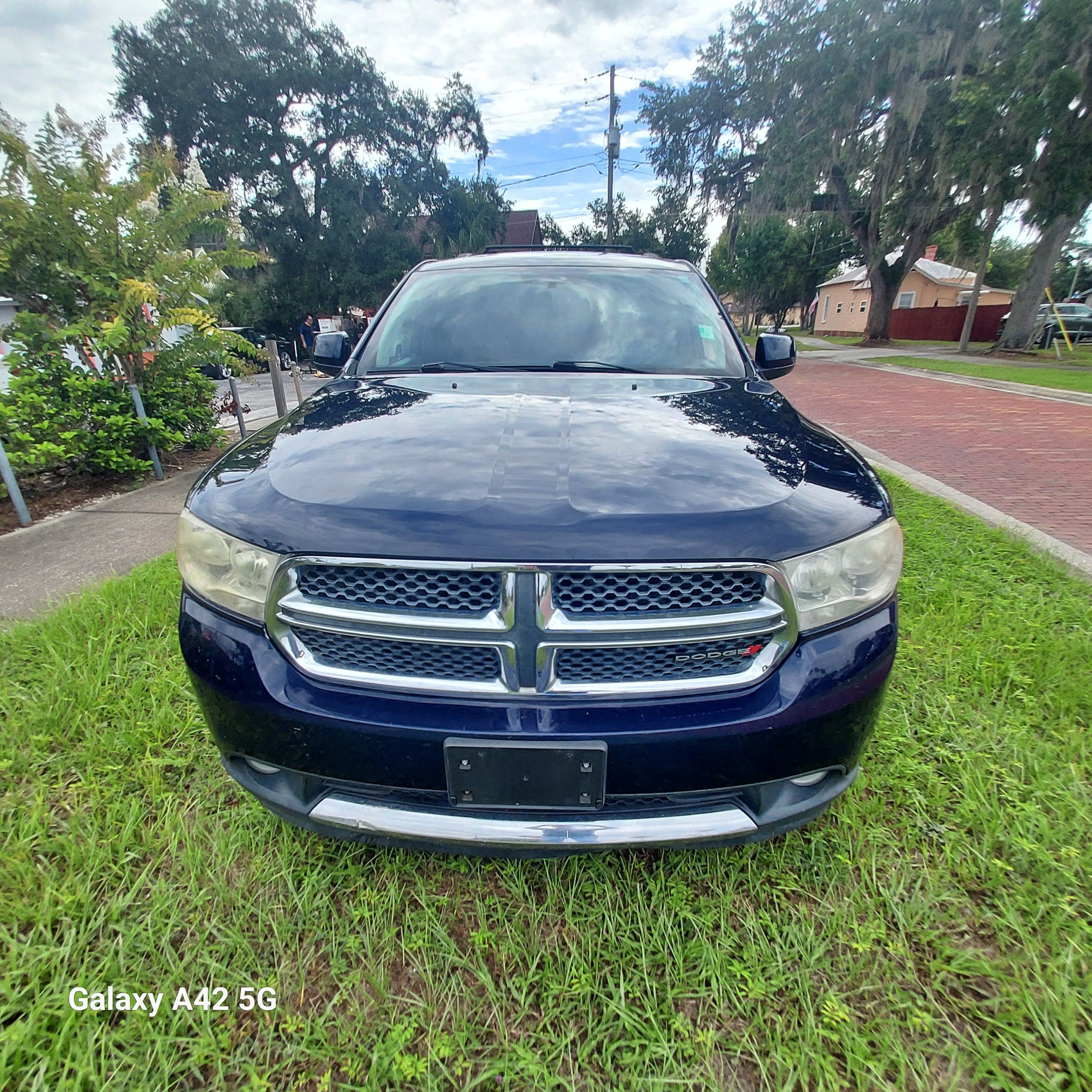 Used 2012 Dodge Durango AWD SXT image 2