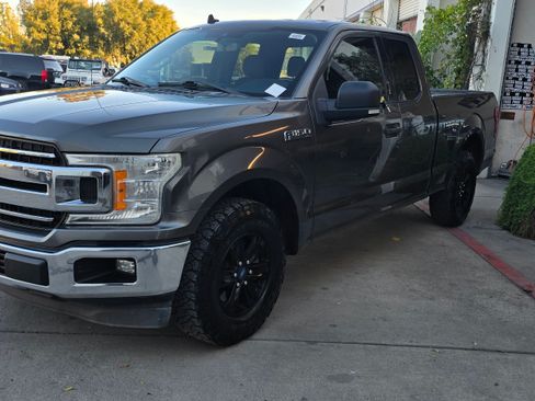 Used 2019 Ford F150 XLT image 13