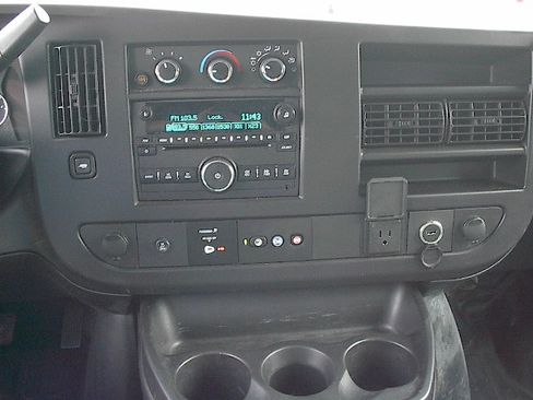 Used 2020 Chevrolet Express 3500 UNAVAIL RWD image 13