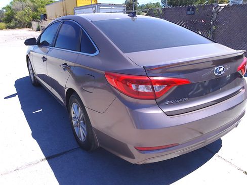 Used 2016 Hyundai Sonata SE image 3