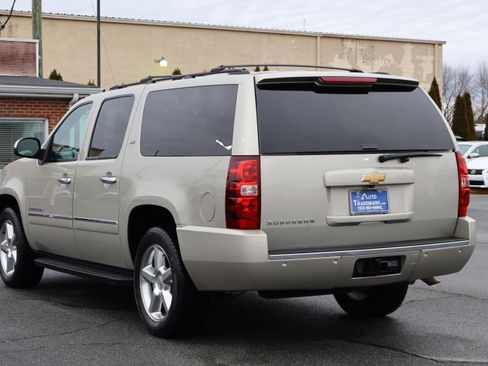 Used 2014 Chevrolet Suburban LTZ image 5