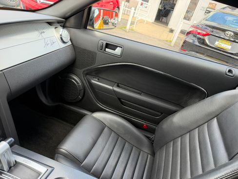 Used 2006 Ford Mustang GT Premium Convertible RWD image 11