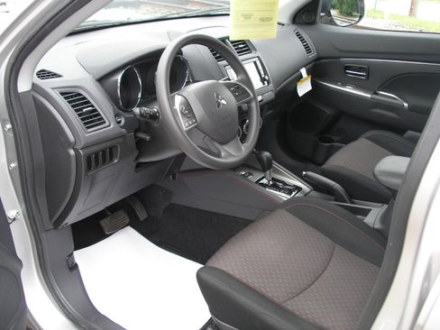 Used 2018 Mitsubishi Outlander Sport AWD image 6