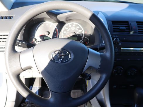 Used 2010 Toyota Corolla LE image 21