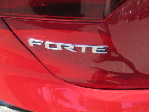 Used 2021 Kia Forte GT Sedan FWD image 10