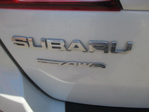 Used 2011 Subaru Outback 3.6R Limited AWD/4WD image 9