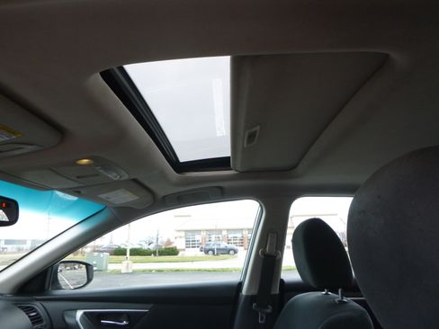 Used 2015 Nissan Altima 2.5 SV image 15