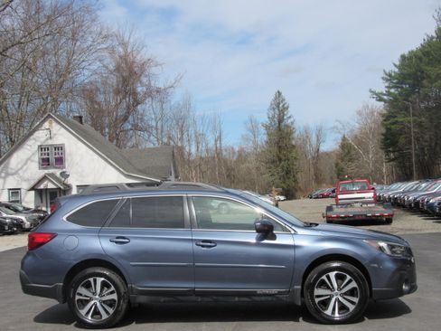 Used 2018 Subaru Outback 3.6R Limited image 9