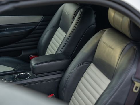 Used 2003 Ford Thunderbird image 59