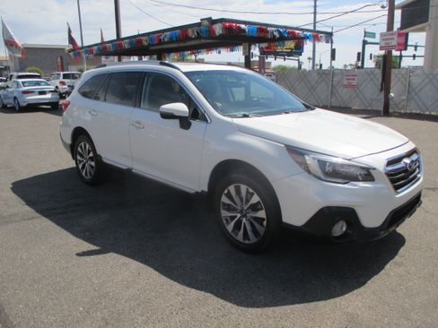 Used 2018 Subaru Outback 2.5i Touring AWD/4WD image 13