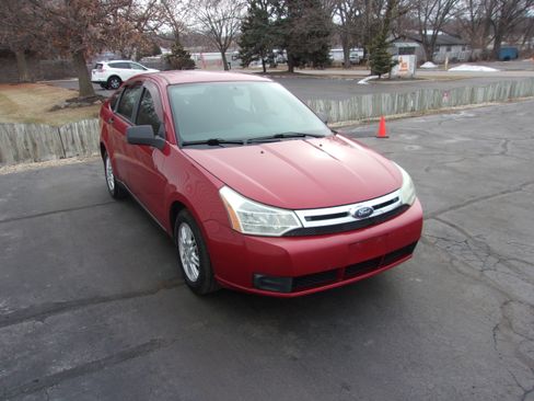 Used 2009 Ford Focus SE image 2