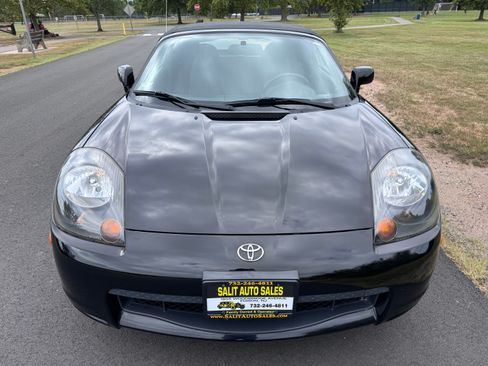 Used 2000 Toyota MR2 Spyder image 19
