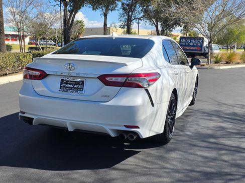 Used 2019 Toyota Camry XSE image 8
