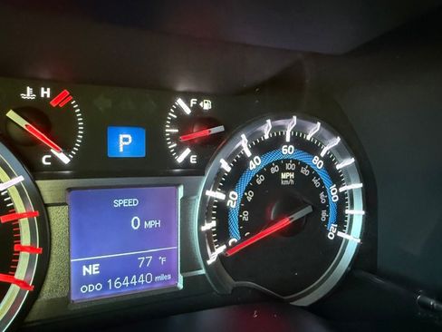 Used 2016 Toyota 4Runner 4WD image 10