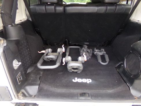 Used 2012 Jeep Wrangler Unlimited Sport image 16