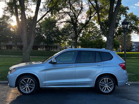 Used 2017 BMW X3 xDrive28i image 2