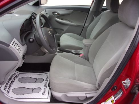 Used 2010 Toyota Corolla LE image 6