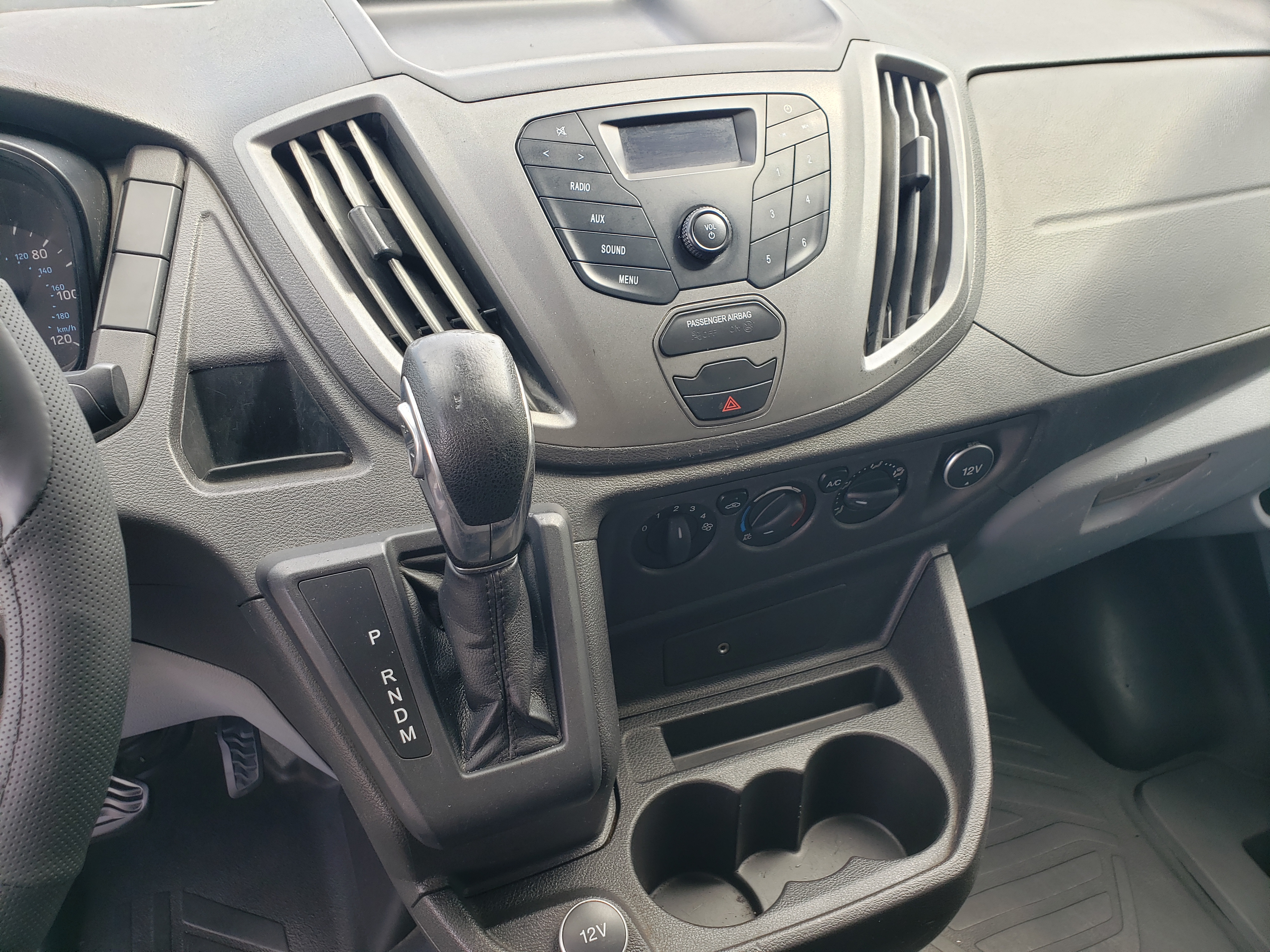 Used 2018 Ford Transit 250 130 Low Roof RWD image 12