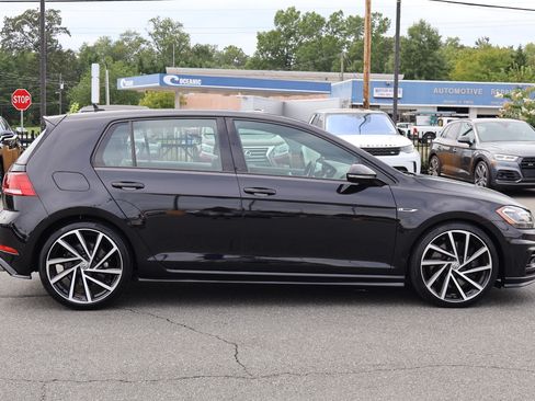 Used 2019 Volkswagen Golf R image 10