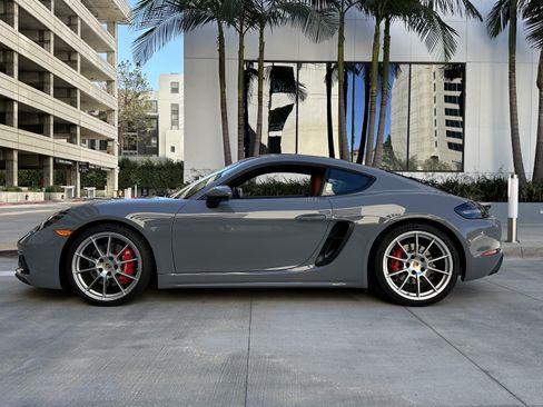 Used 2024 Porsche 718 Cayman GTS image 4