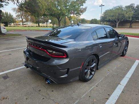 Used 2018 Dodge Charger Scat Pack image 5