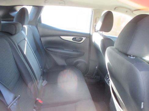 Used 2020 Nissan Rogue Sport FWD image 13