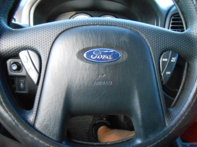Used 2005 Ford Escape 2WD XLS image 16