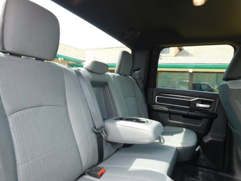 Used 2024 RAM 2500 4x4 Crew Cab Big Horn image 18