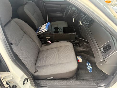 Used 2011 Ford Crown Victoria Police Interceptor RWD image 30