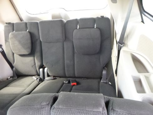 Used 2015 Dodge Grand Caravan SXT image 15