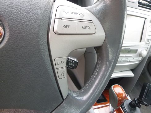 Used 2011 Toyota Camry XLE image 21