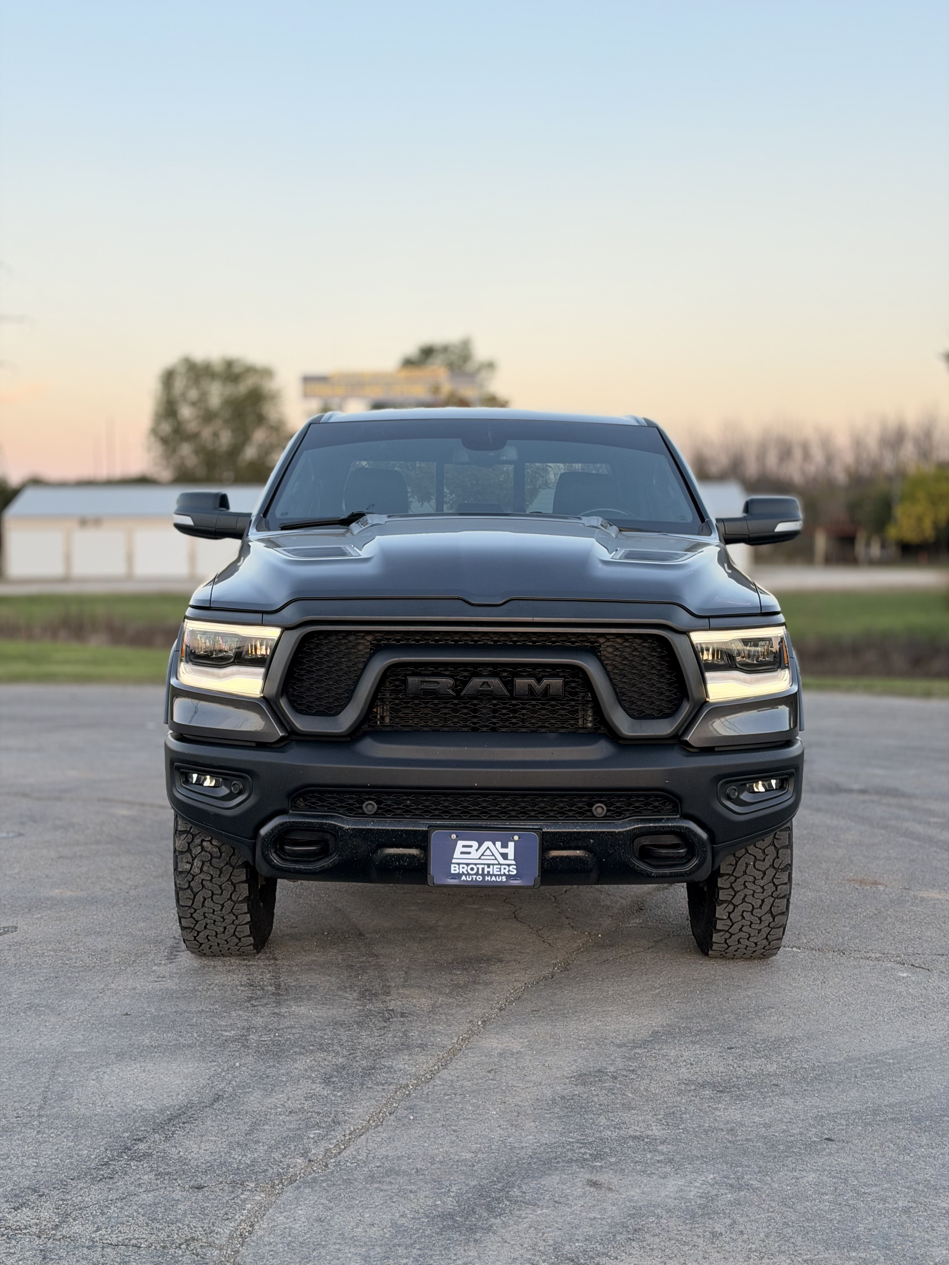 Used 2019 RAM 1500 4x4 Crew Cab Rebel image 2
