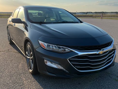 Used 2020 Chevrolet Malibu Premier FWD image 1